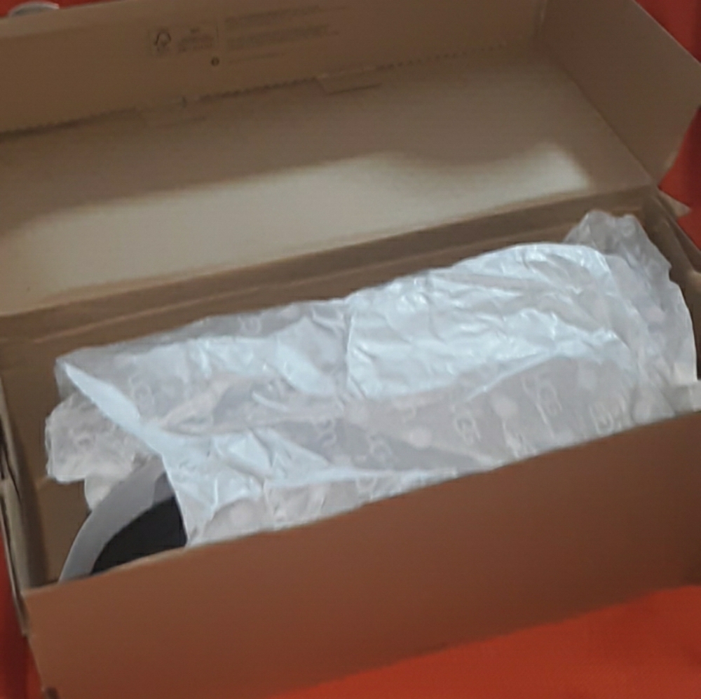 UGG SLIDES - Picture 6 of 7